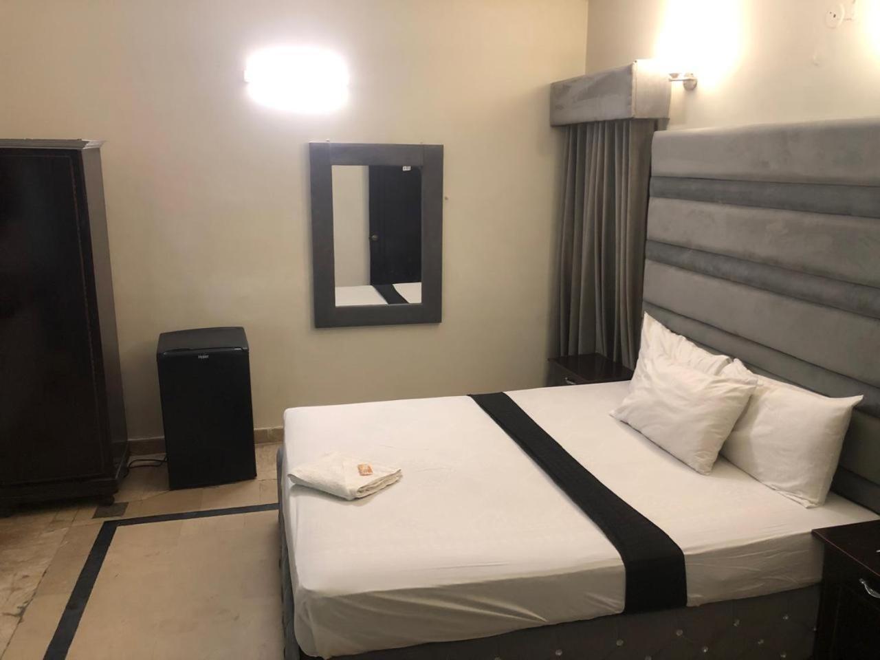 לאהור Hotel Royal Grand מראה חיצוני תמונה