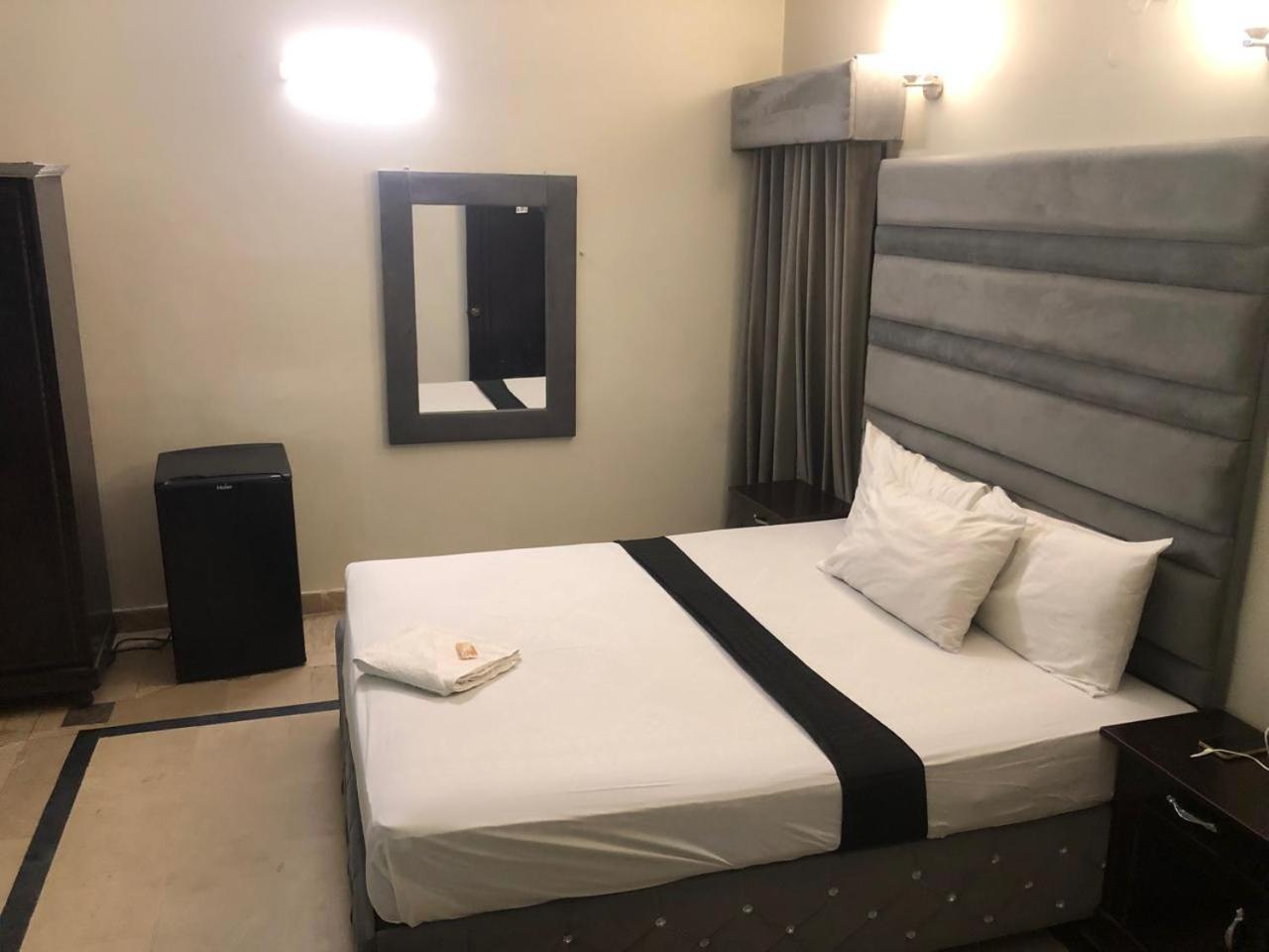 לאהור Hotel Royal Grand מראה חיצוני תמונה